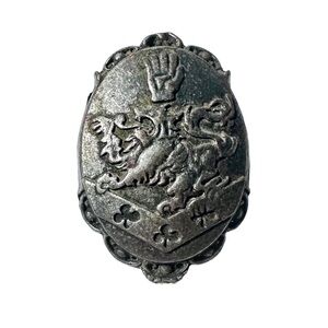 Vintage Twilight Lapel Pin Cullen Crest Pewter Silver Color 00 10 NECA Vampire